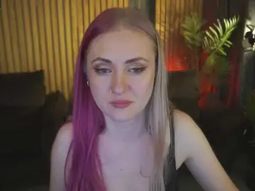 DramaQuenns  live sex cam