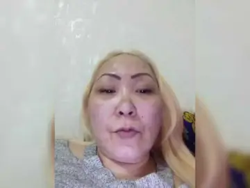 Qweentis  live sex cam