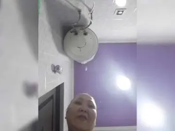 Qweentis  live sex cam