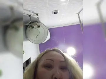 Qweentis  live sex cam