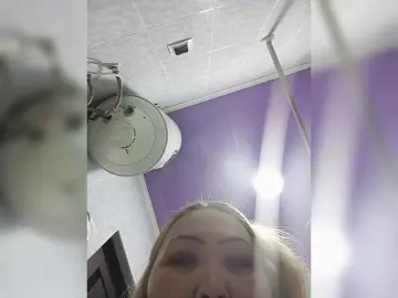 Qweentis  live sex cam