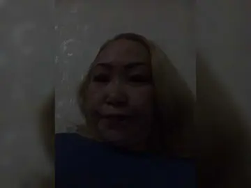 Qweentis  live sex cam