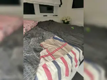Yeseniya999  live sex cam