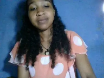 Diniah22  live sex cam