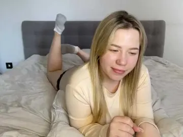 AlyraSun  live sex cam