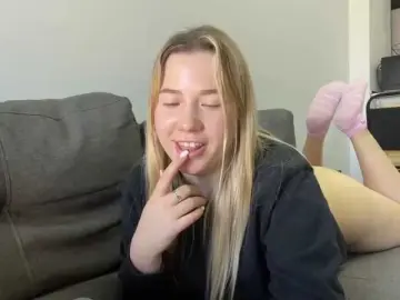 AlyraSun  live sex cam