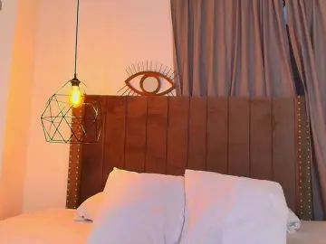 AriaDelune  live sex cam