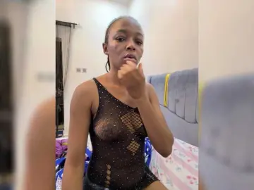 Emillyperes  live sex cam