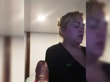 Maria-Juana  live sex cam