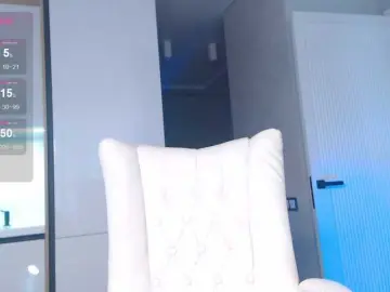 Hold-me-tight  live sex cam