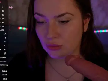 AliceOfWonders  live sex cam