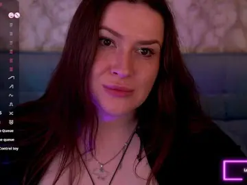 AliceOfWonders  live sex cam