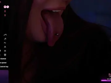 AliceOfWonders  live sex cam