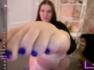 AliceOfWonders  live sex cam