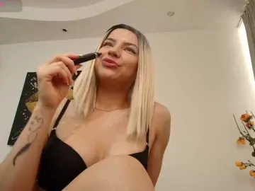 DaisyLuvsYou  live sex cam