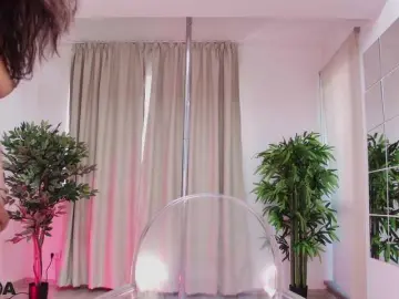EmelyGlory  live sex cam