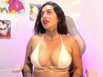 Sweetavi  live sex cam