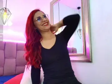 Tiiny-emilly  live sex cam