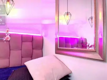 Tiiny-emilly  live sex cam