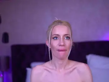 CaseyPosh  live sex cam