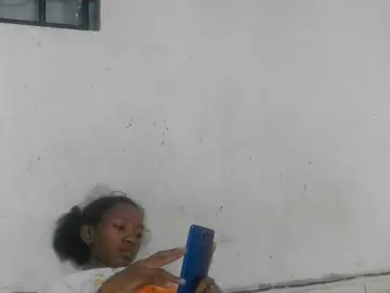 Claudiaah  live sex cam