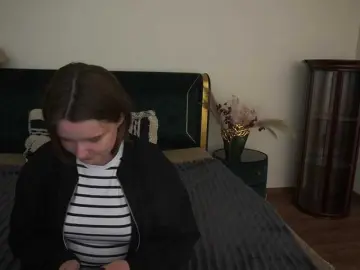 MagikPeachh  live sex cam