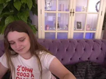 MagikPeachh  live sex cam
