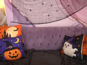 MagikPeachh  live sex cam