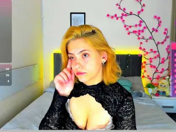 DellaRowwe  live sex cam