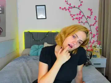 DellaRowwe  live sex cam