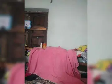 Pisouna  live sex cam