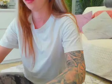 Reina-Cummings  live sex cam