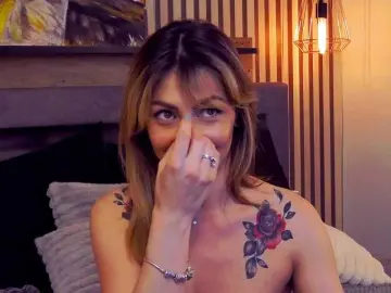 SaraBellas  live sex cam