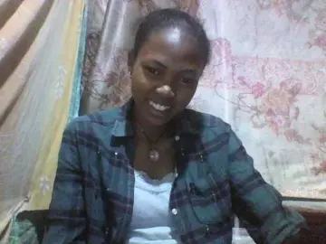 Chrispriscilla  live sex cam