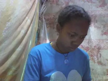 Chrispriscilla  live sex cam