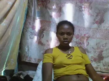 Chrispriscilla  live sex cam