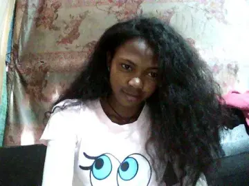 Chrispriscilla  live sex cam