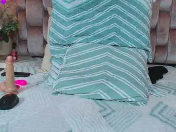 Gabyevans  live sex cam