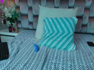 Gabyevans  live sex cam