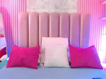 ArianaRougee  live sex cam
