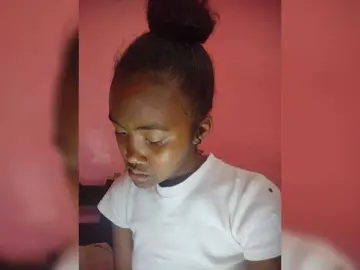 Stella11  live sex cam