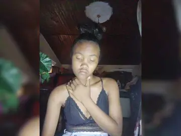 Stella11  live sex cam