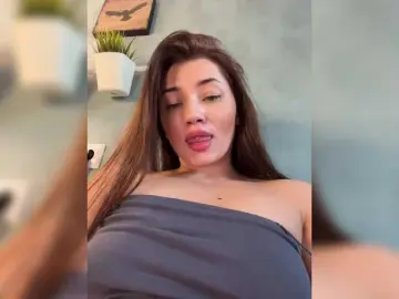 Juicy-peachh  live sex cam