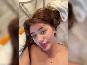 Juicy-peachh  live sex cam