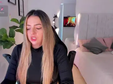 AmyWoods  live sex cam