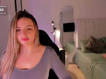 AmyWoods  live sex cam