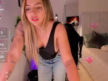 AmyWoods  live sex cam