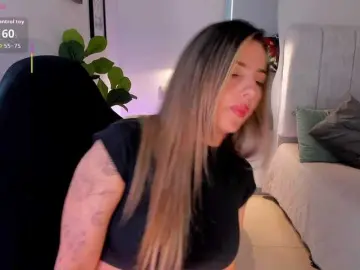 AmyWoods  live sex cam