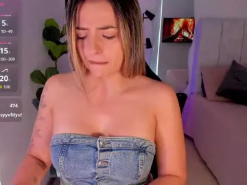 AmyWoods  live sex cam