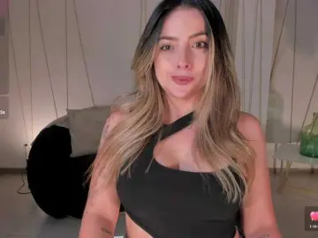 AmyWoods  live sex cam